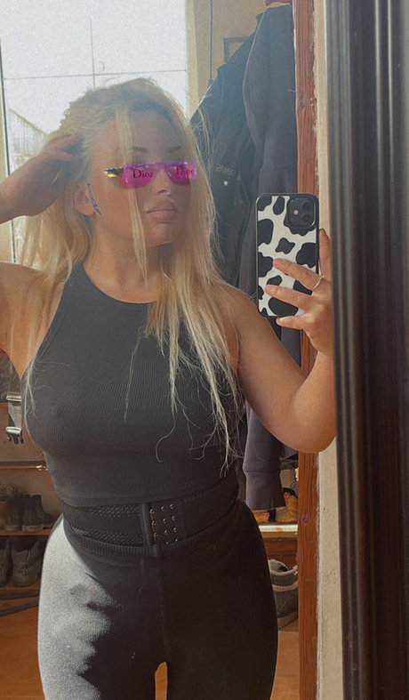 MiaNestiBaka porn star picture