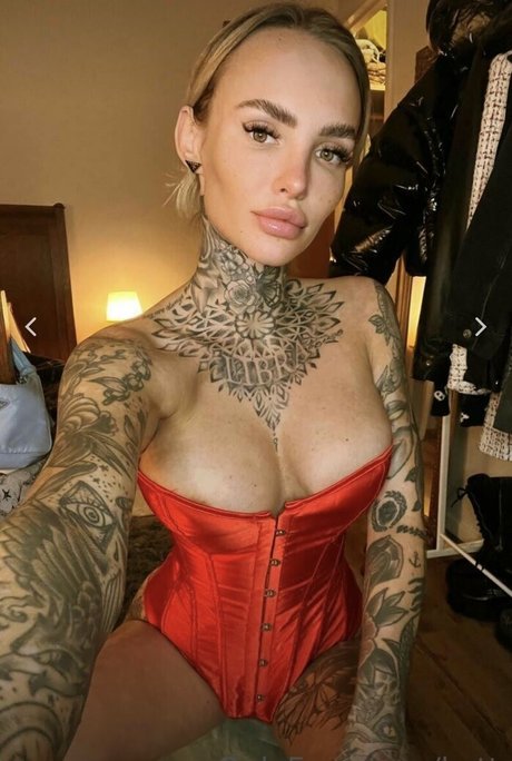 Paulina Danielsson erotic pornstar photos