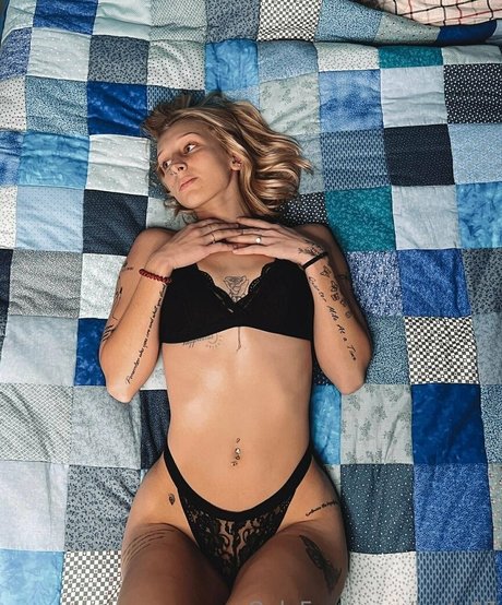 lealy47 top actress photo