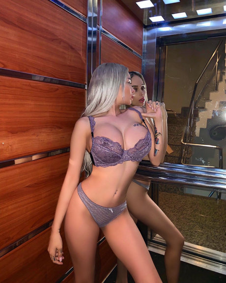 Merve Sanay beautiful pornstar img