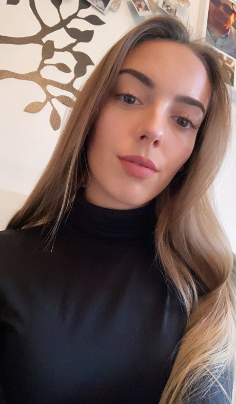 Katherine Bray erotic pornstar photos