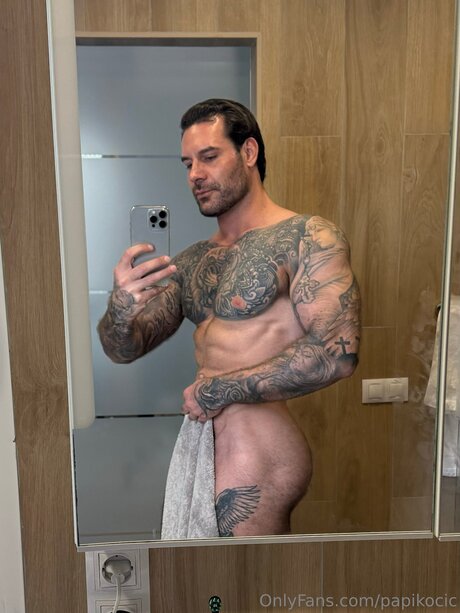 papikocic nude actress img