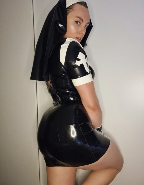 Georginasuccubus star nudes photo