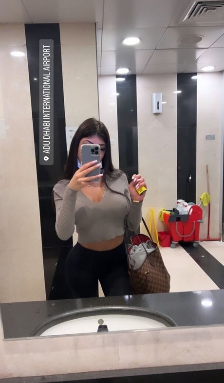 Selin Yalim Nude star free pictures