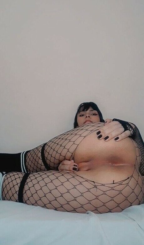 Grazzy elly model naked img