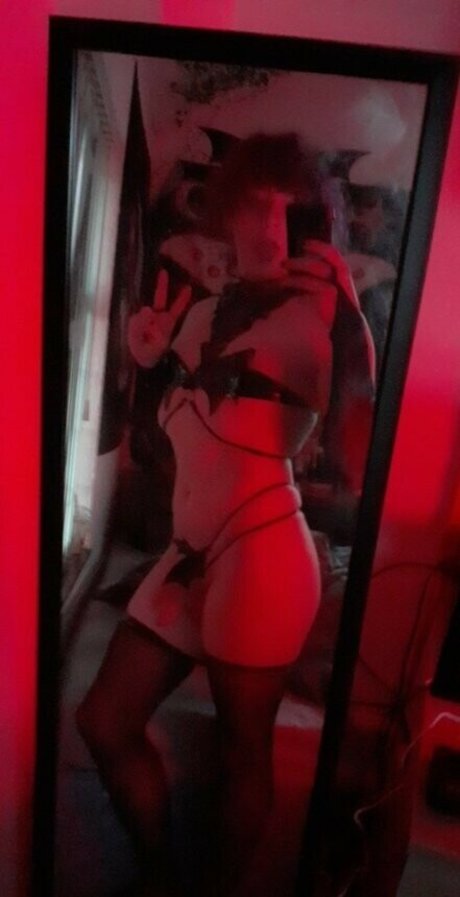 Nunicult model nude pic