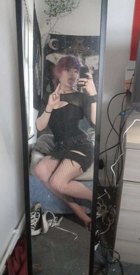 Nunicult naked actress pictures