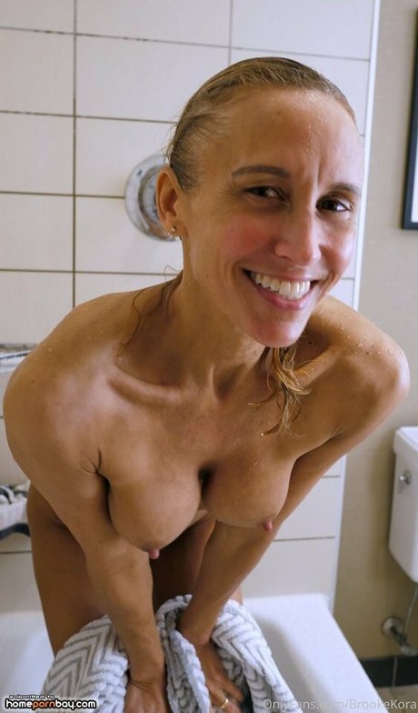 blonde babe onlyfans naked photo