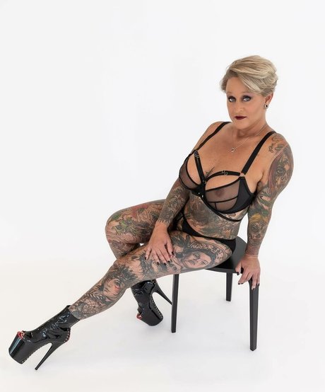 Tricia Anne naked actress archive