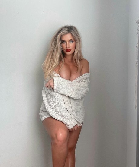 jaaybayfit nude model image