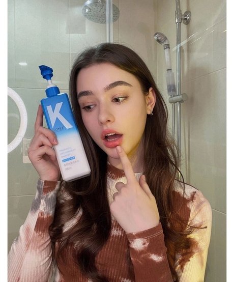 huge fake tits onlyfans sexy picture