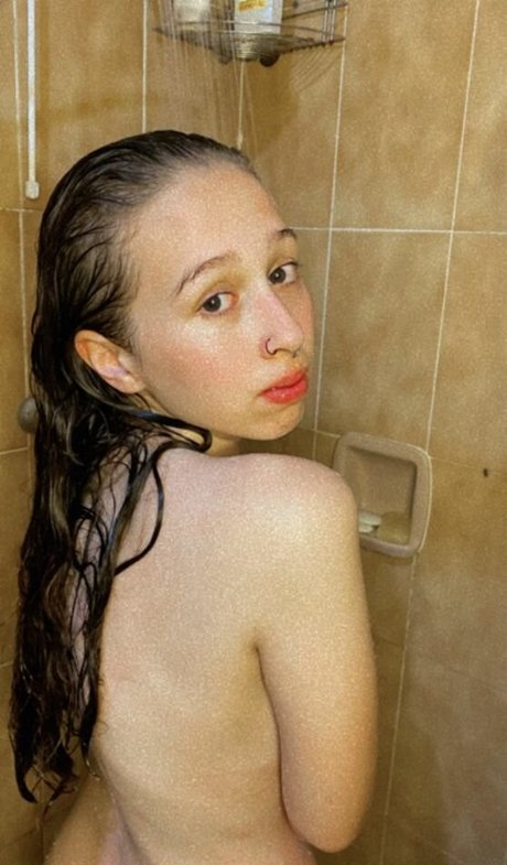 Tsuki Chan exclusive model gallery