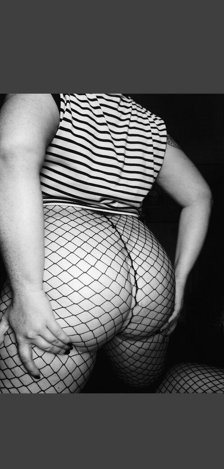 Scarletpyro naked star pics