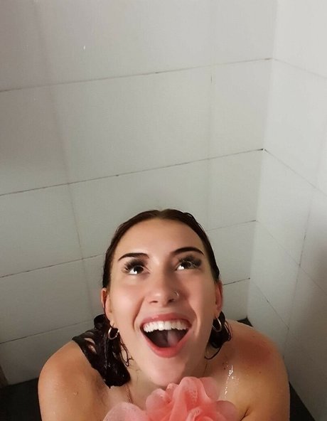 ninasiimone high quality model img