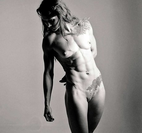 Brittni Kent star sexy photos