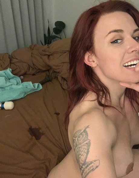 Olivia Hale model exclusive pic