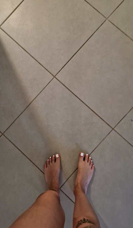 Livie Feet pornstar sex image