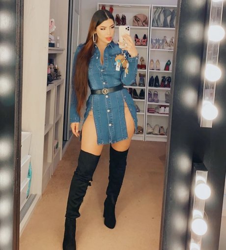 Mizz Ellaa ASMR star exclusive img