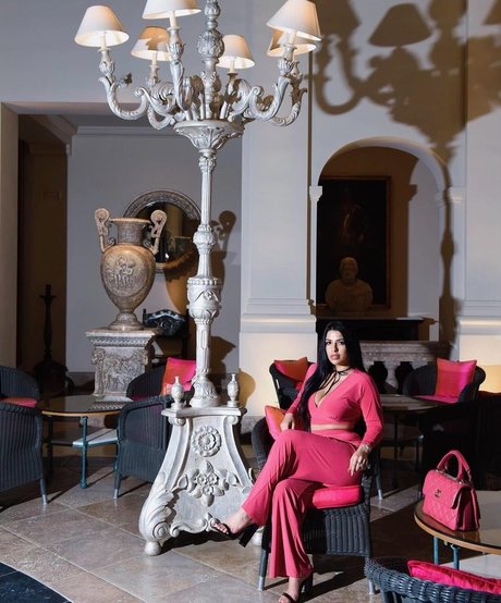 Mizz Ellaa ASMR nudes model pictures