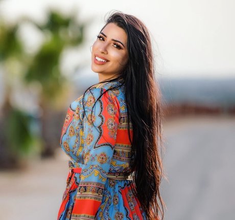 Mizz Ellaa ASMR model nudes galleries