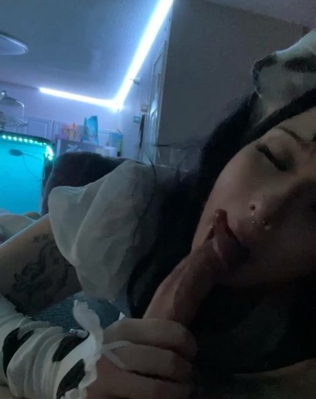 Succubussara best model photo