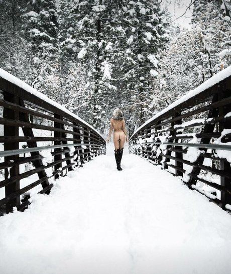 Gillianbarnes star exclusive photos