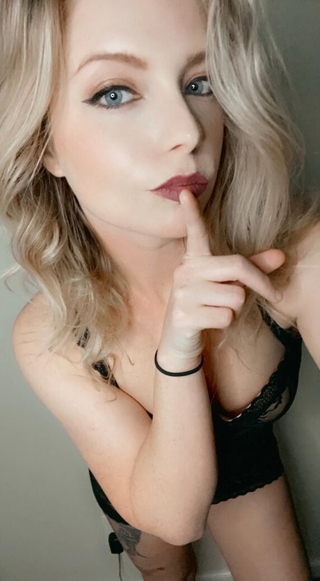 Dearjess 1 art model picture