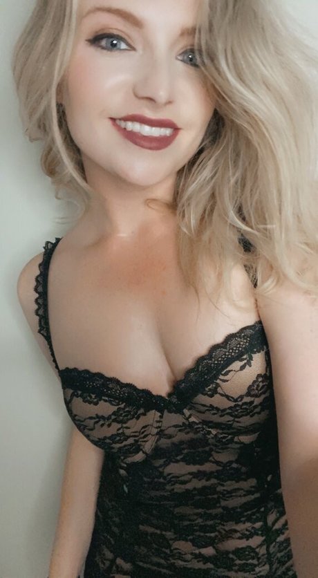 Dearjess 1 exclusive model img