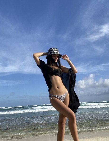 carolcor21 model nudes image