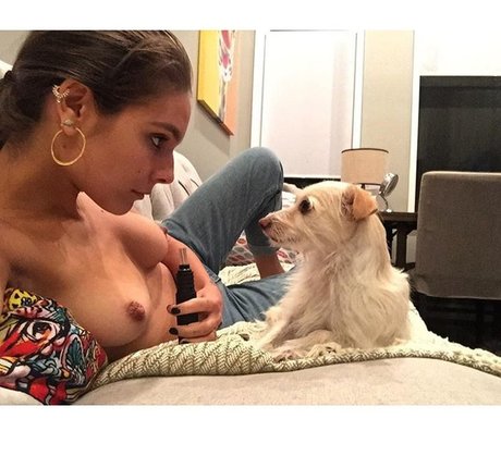 Caitlin Stasey art actress pic