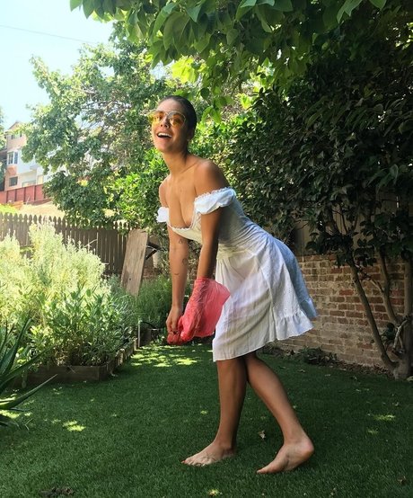 Caitlin Stasey top pornstar gallery