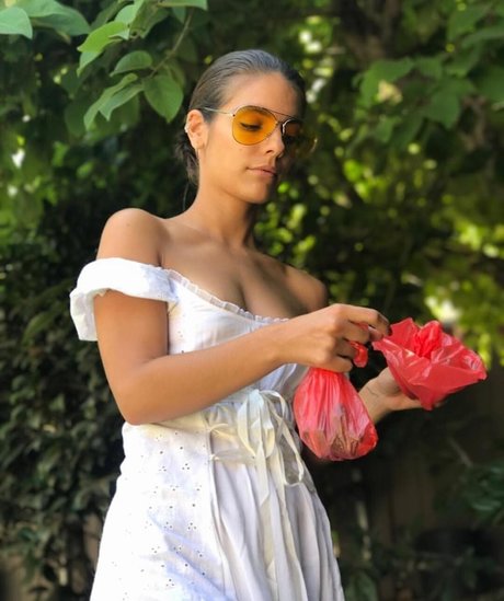 Caitlin Stasey beautiful pornstar pic