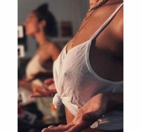 Caitlin Stasey pornstar hd picture