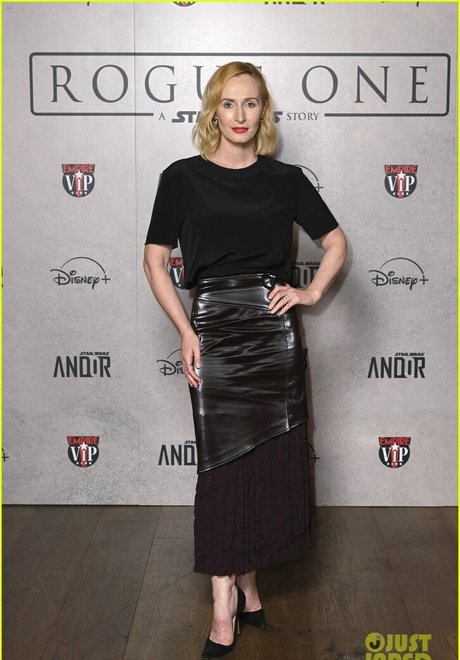 Genevieve O Reilly model hot pic