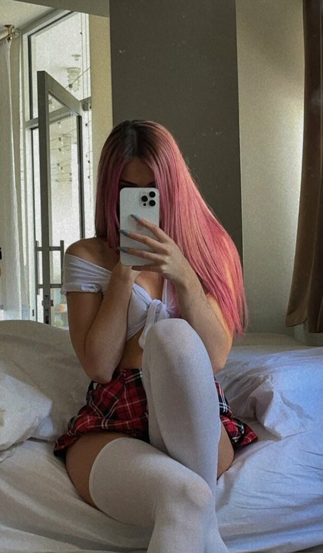 OliviaMaeBae naked model photo