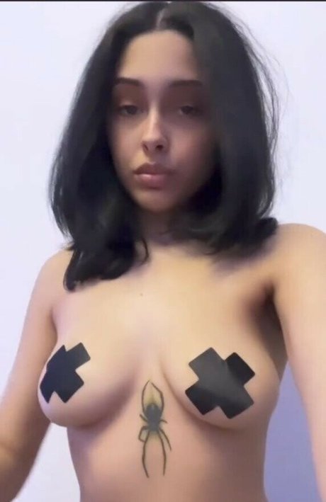 WinterTheBrat model perfect photo