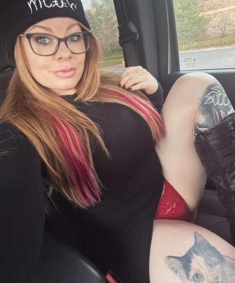 Miss lizzypink model erotic galleries