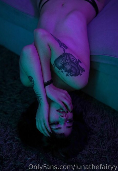 Lunathefairyy xxx pornstar image