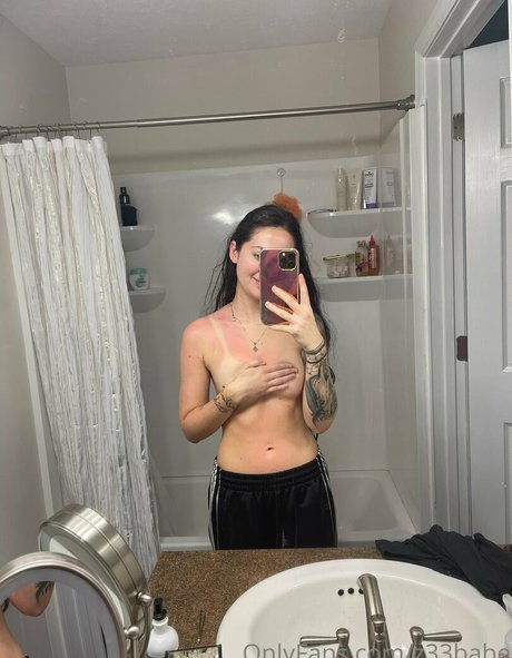 ItsdanniB model top img