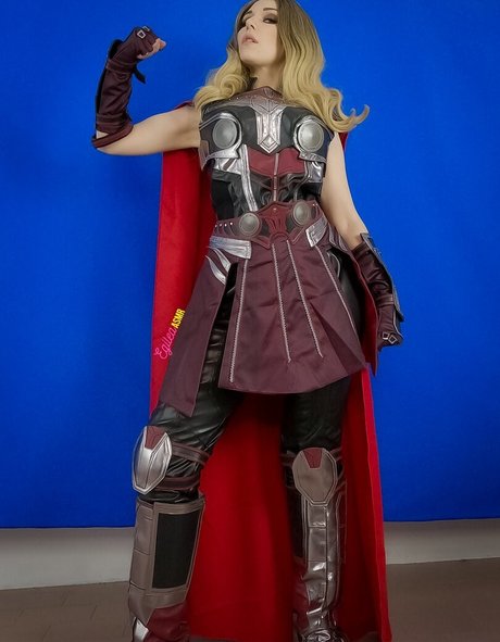 Egilea ASMR star hot photos