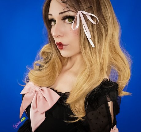 Egilea ASMR model xxx gallery