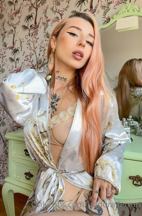 Izadora Ferrari erotic model galleries