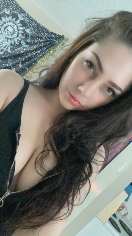 Avari Rain model best archive