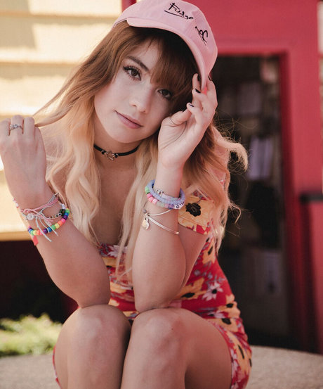 Cindy Paola top star pics