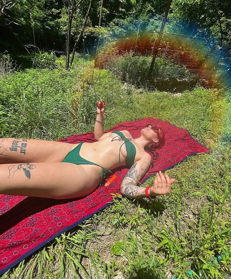 TheBeaGees pornstar nude image