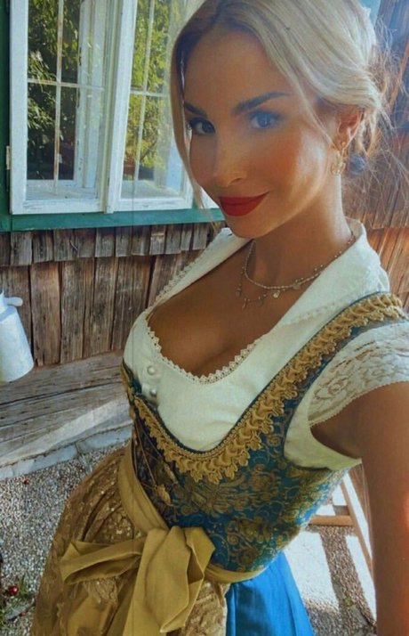 Sila Sahin sexy pornstar galleries