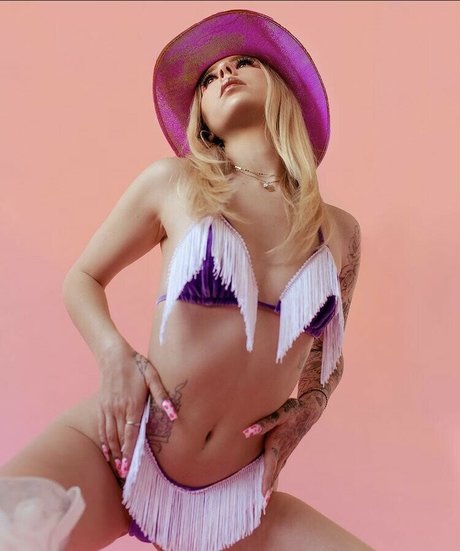 Lil Debbie star pornographic pics