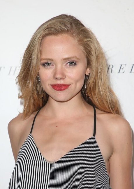 Annalisa Cochrane nude model img