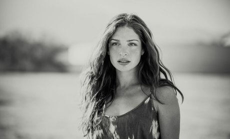 Anna Hopkins art model photos