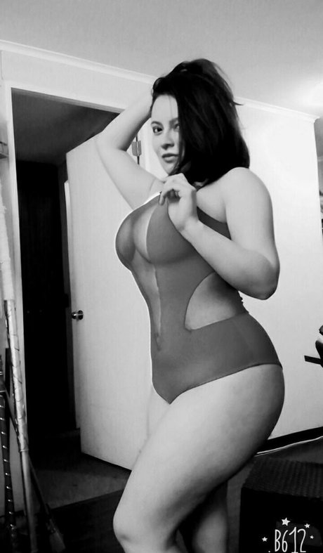 AleOpame nude star pic